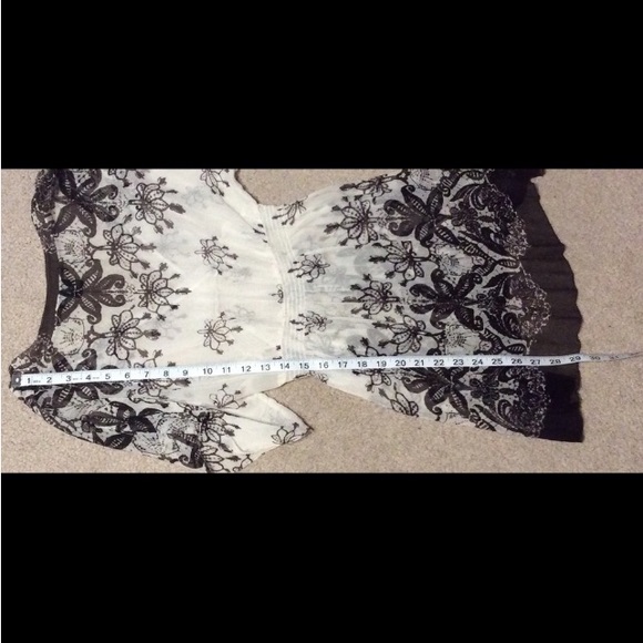 Karen Kane 100% Silk Sheer Top Size Medium - Picture 9 of 12